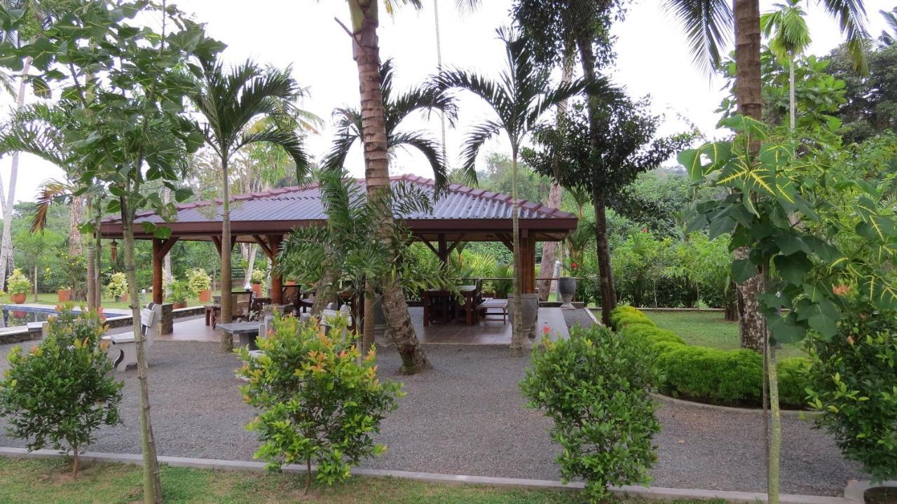 Avalon Village Resort Induruwa Esterno foto