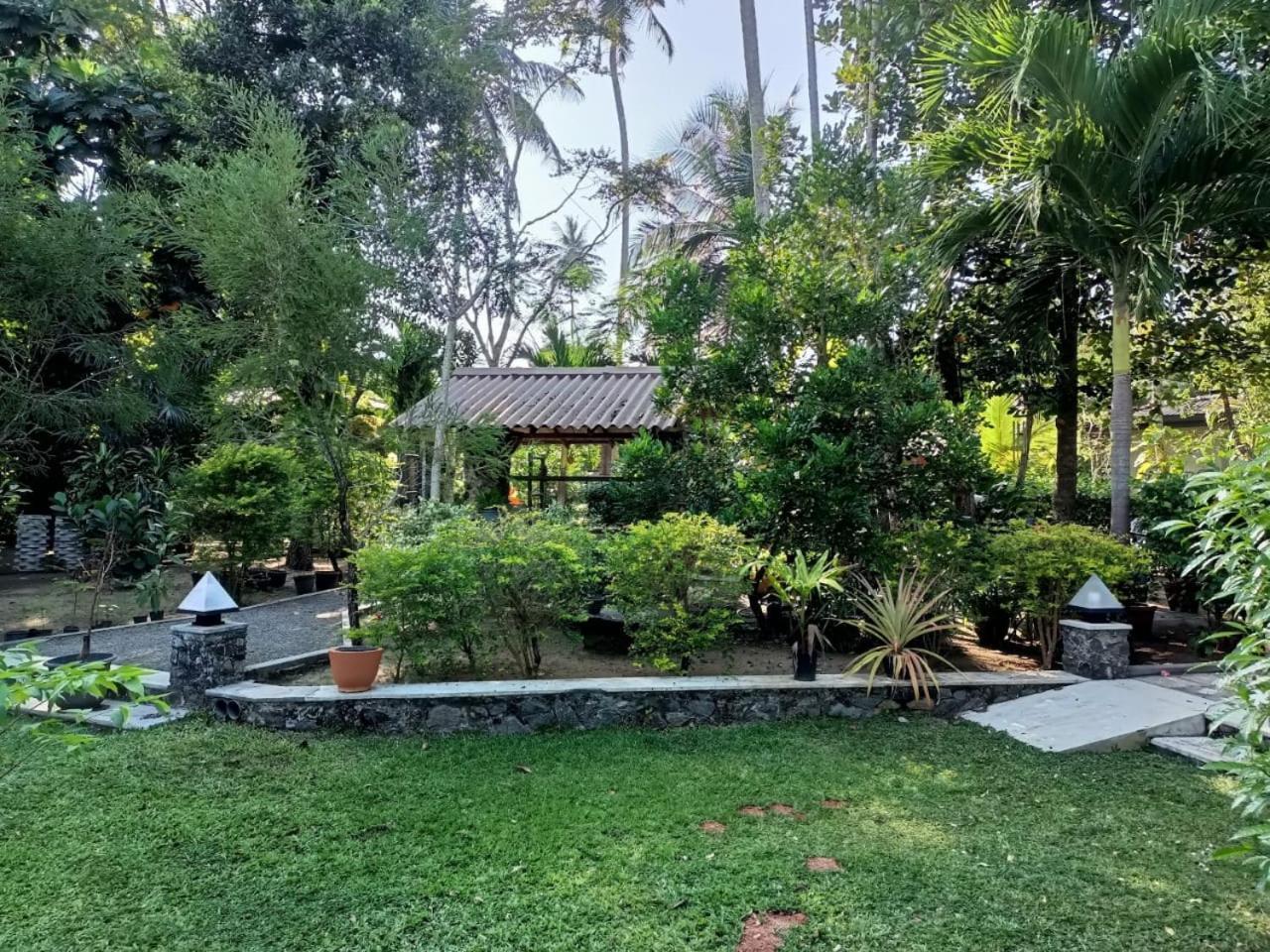 Avalon Village Resort Induruwa Esterno foto
