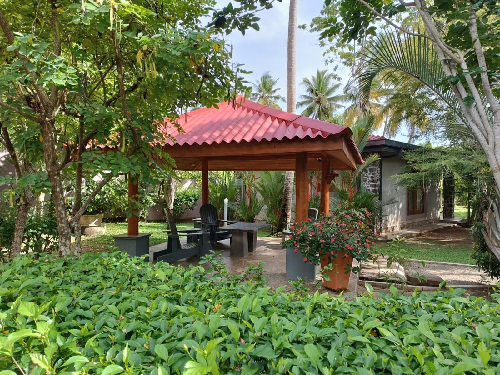 Avalon Village Resort Induruwa Esterno foto
