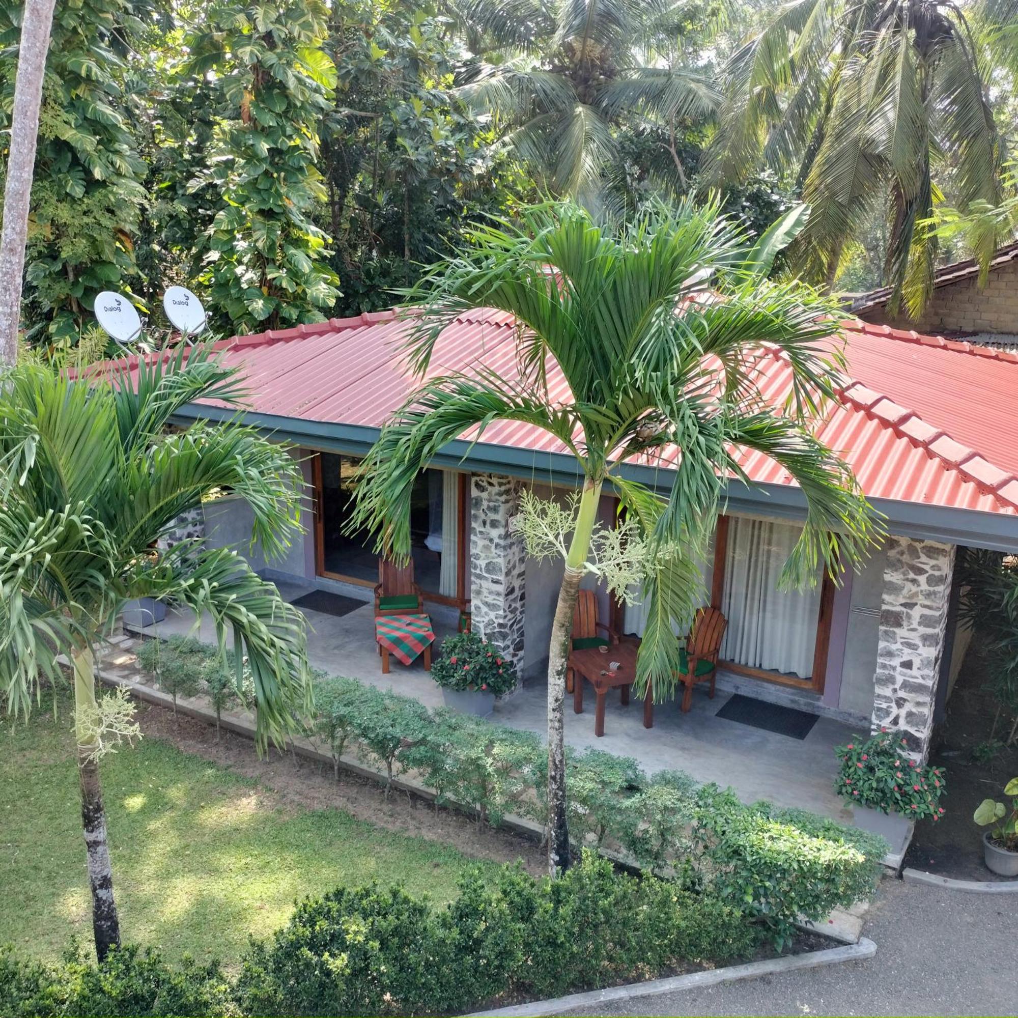 Avalon Village Resort Induruwa Esterno foto