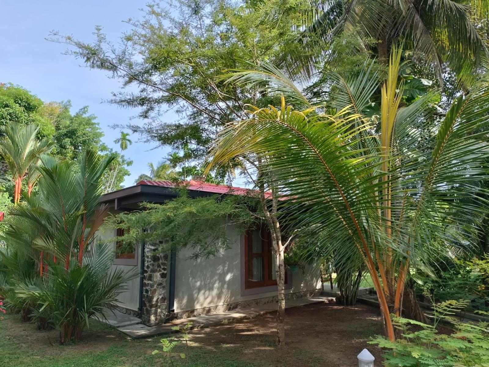 Avalon Village Resort Induruwa Esterno foto