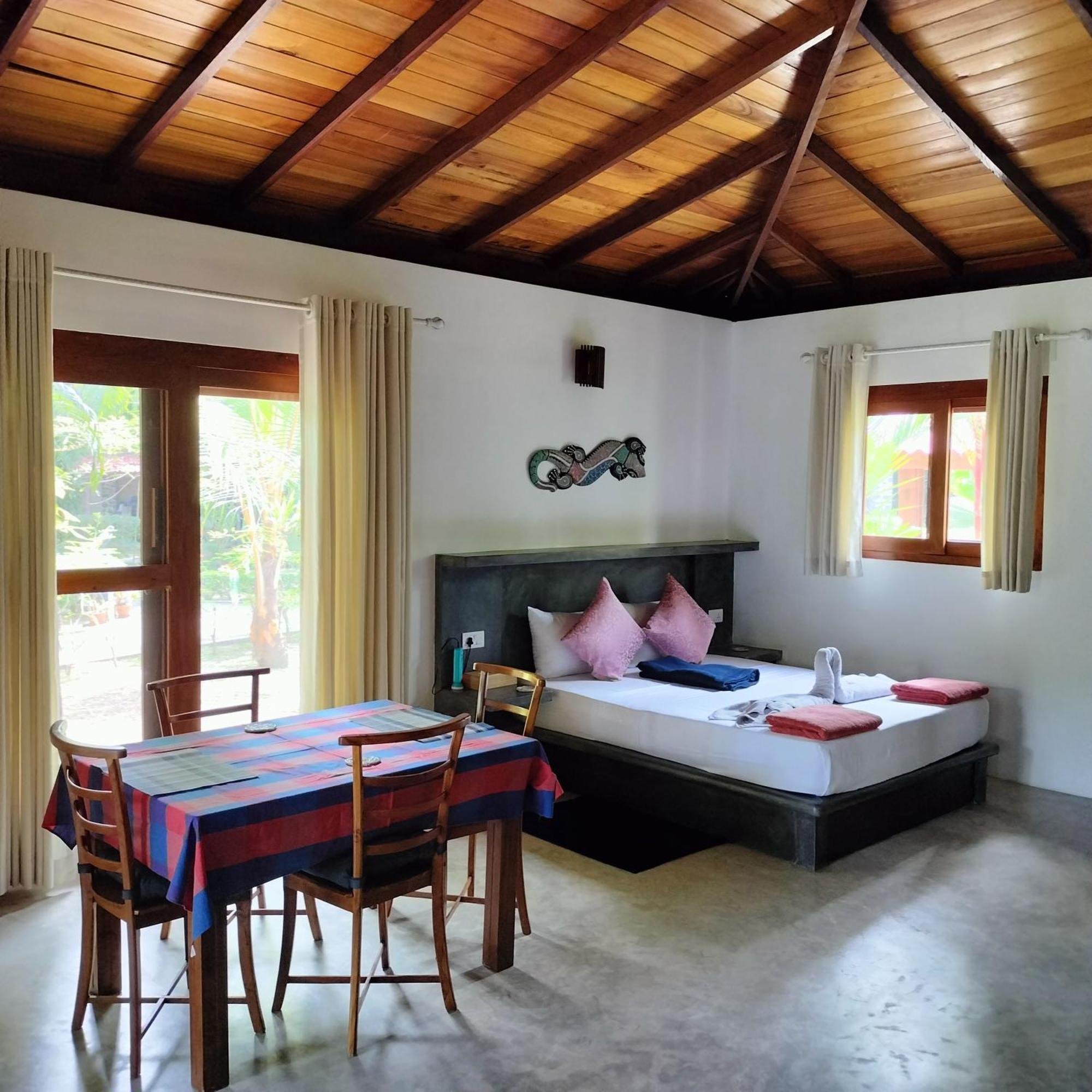 Avalon Village Resort Induruwa Esterno foto